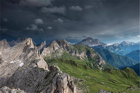 simsearch:879-09099935,k - Nuvolau, Dolomites, Veneto, Italy. The Dolomites after the storm. From left Monte Pelmo, Ra Gusela, Monte Cernera and the Civetta Stock Photo - Rights-Managed, Code: 879-09043694