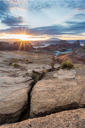 río colorado - Sunrise at Alstrom Point, Lake Powell, Glen Canyon National Recreation Area, Page, between Arizona and Utah, USA Foto de stock - Con derechos protegidos, Código: 879-09099900