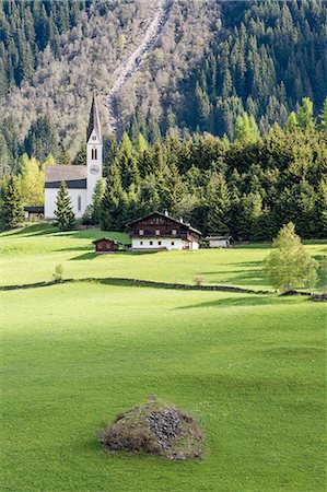 simsearch:879-09190817,k - Mareta / Mareit, Racines / Ratschings, Bolzano province, South Tyrol, Italy. The church Sankt Magdalena Photographie de stock - Rights-Managed, Code: 879-09100575