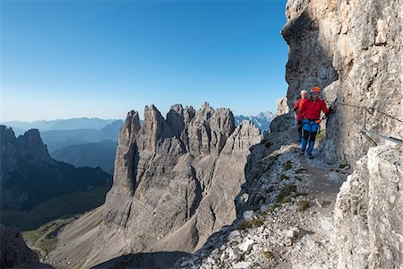 Sesto / Sexten, province of Bolzano, Dolomites, South Tyrol, Italy. Climbers on the via ferrata "De Luca-Innerkofler" to the Mount Paterno Stockbilder - Lizenzpflichtiges, Bildnummer: 879-09100644