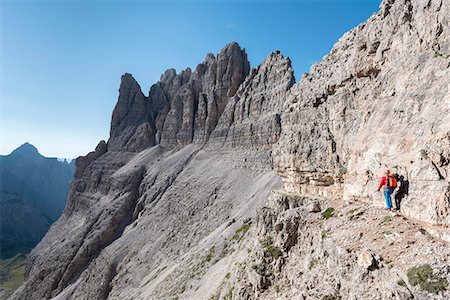 Sesto / Sexten, province of Bolzano, Dolomites, South Tyrol, Italy. Climber on the via ferrata "Passaporto" at the Mount Paterno Stockbilder - Lizenzpflichtiges, Bildnummer: 879-09100646