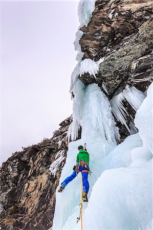 Ice climbing, Specchi icefall (Cascata degli Specchi), Malenco Valley, Valtellina, Lombardy, province of Sondrio, Italy Stock Photo - Rights-Managed, Code: 879-09100830