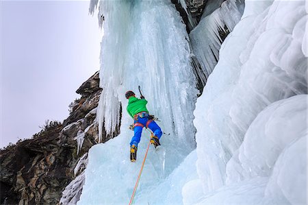 provincia di sondrio - Ice climbing, Specchi icefall (Cascata degli Specchi), Malenco Valley, Valtellina, Lombardy, province of Sondrio, Italy Fotografie stock - Rights-Managed, Codice: 879-09100831