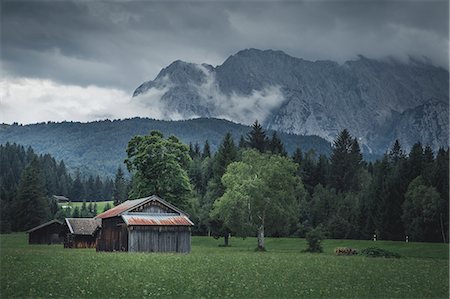 simsearch:879-09100966,k - Cloudy day in Bayern Alps, near Garmisch Partenkirchen, Bayern, Germany Fotografie stock - Rights-Managed, Codice: 879-09100965