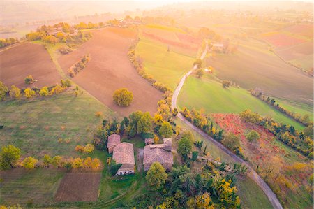 farmhouse - The countryside near Castelvetro, Modena Province, Emilia Romagna, Italy Stock Photo - Rights-Managed, Code: 879-09101064