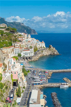 simsearch:879-09033274,k - Amalfi, Amalfi coast, Salerno, Campania, Italy. High angle view of Amalfi Foto de stock - Con derechos protegidos, Código: 879-09128765