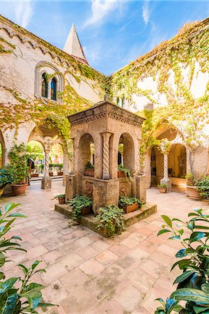 Ravello, Amalfi coast, Salerno, Campania, Italy. The cloister of villa Cimbrone Foto de stock - Con derechos protegidos, Código: 879-09128782