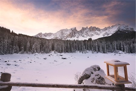 Lake of Carezza, Bolzano province, Trentino Alto Adige, Italy. The frozen Lake of Carezza Photographie de stock - Rights-Managed, Code: 879-09128799