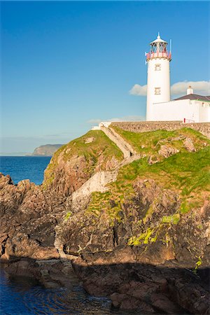 sea cliffs donegal - Fanad Head (Fánaid) lighthouse, County Donegal, Ulster region, Ireland, Europe. Stock Photo - Rights-Managed, Code: 879-09128825