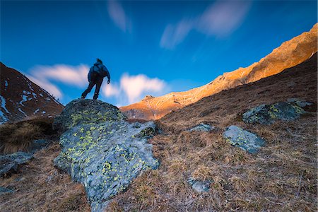 simsearch:879-09033019,k - Hiker at dusk under Rosa dei Banchi, Valle Soana, Gran Paradiso National Park, Piedmont, Italy, Italian alps Foto de stock - Direito Controlado, Número: 879-09128955