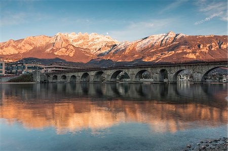 simsearch:879-09189193,k - Reflection of the Lecco's old bridge and snow-covered Resegone, Lecco, Lecco province, Lombardy, Italy Photographie de stock - Rights-Managed, Code: 879-09128992