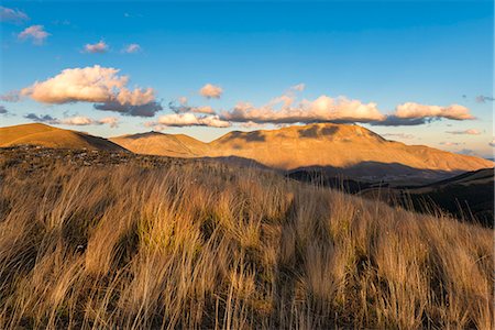 Italy, Umbria, Sibillini Park, Mt Vettore at sunset Foto de stock - Con derechos protegidos, Código: 879-09129038