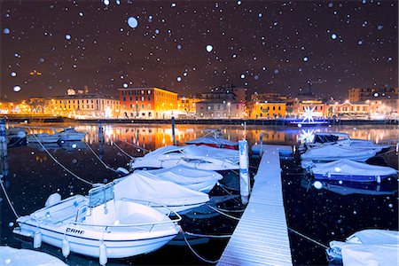 simsearch:879-09032950,k - Sarnico Under the snowfall, Bergamo province, Lombardy district, Italy. Foto de stock - Con derechos protegidos, Código: 879-09129168