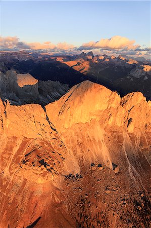 simsearch:879-09191383,k - Aerial view of the rocky peaks of Roda Di Vael at sunset, Catinaccio Group (Rosengarten), Dolomites, South Tyrol, Italy Foto de stock - Con derechos protegidos, Código: 879-09129231