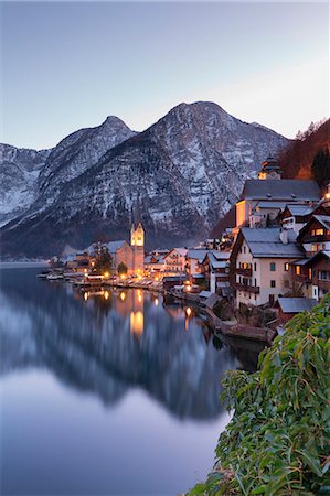 simsearch:879-09021123,k - The austrian village of Hallstatt and the lake, Upper Austria, Austria Foto de stock - Direito Controlado, Número: 879-09129318