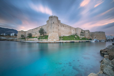 Northern Cyprus, Kyrenia, Kyrenia Castle at sunset Foto de stock - Con derechos protegidos, Código: 879-09188944