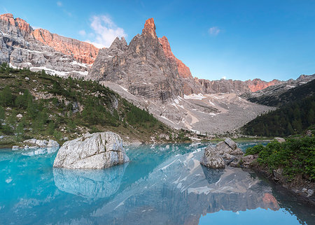 simsearch:879-09190703,k - Sunrise at Lake Sorapiss, Sorapiss Lake, Dolomites, Veneto, Italy Stockbilder - Lizenzpflichtiges, Bildnummer: 879-09188996