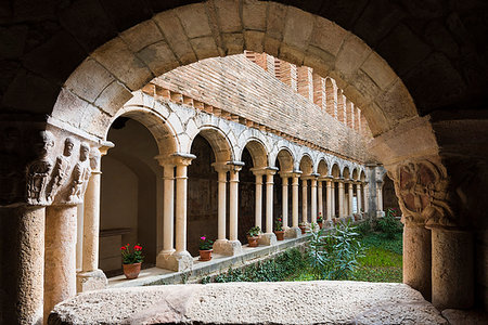 The cloister of Colegiata de Santa Maria la Mayor. Alquezar, Huesca, Aragon, Spain, Europe Stock Photo - Rights-Managed, Code: 879-09189076