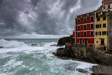 storm - seastorm in Riomaggiore, Cinque Terre, municipality of Riomaggiore, La Spezia provence, Liguria, Italy, Europe Photographie de stock - Rights-Managed, Code: 879-09189277