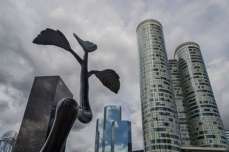 simsearch:879-09190980,k - La Defense, Paris, France, Europe. La Defense business district Photographie de stock - Rights-Managed, Code: 879-09189394