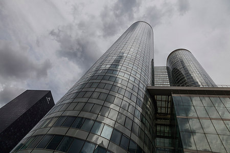simsearch:879-09190980,k - La Defense, Paris, France, Europe. La Defense business district Photographie de stock - Rights-Managed, Code: 879-09189398