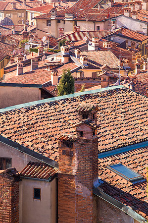 simsearch:879-09190166,k - Roofs of the Upper town from above. Bergamo, Lombardy, Italy. Photographie de stock - Rights-Managed, Code: 879-09189549