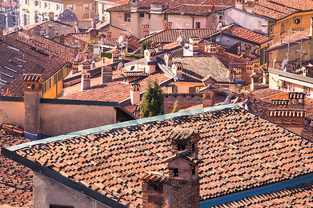 simsearch:879-09189556,k - Roofs of the Upper town from above. Bergamo, Lombardy, Italy. Foto de stock - Con derechos protegidos, Código: 879-09189550