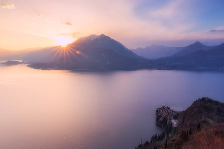 simsearch:879-09189590,k - Sunset over the village of Varenna, Como Lake, Lombardy, Italy, Europe. Photographie de stock - Rights-Managed, Code: 879-09189616