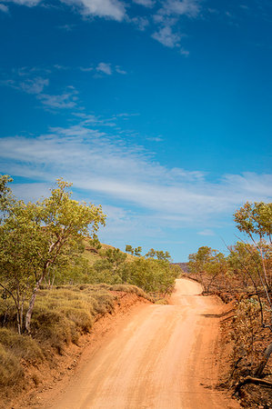 parque nacional de kakadu - Unpaved road, Kakadu National Park, Northern Territory, Australia Foto de stock - Direito Controlado, Número: 879-09189734