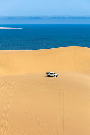 simsearch:879-09189796,k - Offroad vehicle on top of the sand dunes,Sandwich Harbour, Namib Naukluft National Park,Namibia,Africa Photographie de stock - Rights-Managed, Code: 879-09189756