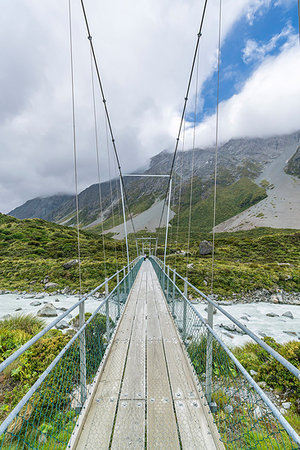 simsearch:879-09190011,k - Boardwalk over Hooker River. Hooker Valley, Mount Cook National Park, Mackenzie district, Canterbury region, South Island, New Zealand. Photographie de stock - Rights-Managed, Code: 879-09190009