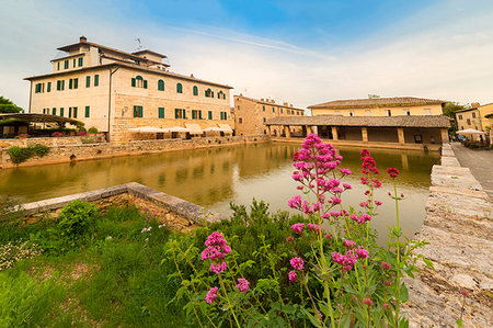 Thermal water at Bagno Vignoni square, Bagno Vignoni, Orcia valley, Siena province, Tuscany, italy Stock Photo - Rights-Managed, Code: 879-09190176