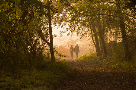 simsearch:879-09190230,k - People walking along Adda riverside at sunrise, Lecco, lecco province, Lombardy, italy Stockbilder - Lizenzpflichtiges, Bildnummer: 879-09190232