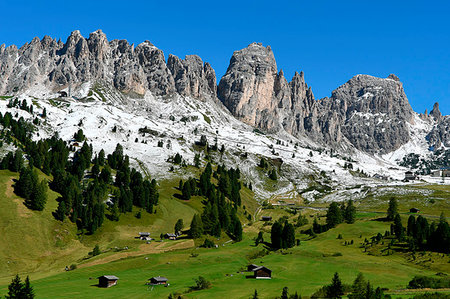 simsearch:879-09190638,k - Close to Passo Gardena (Gardena Pass) with snow during summer time, Dolomiti,gardena valley, Trentino Alto Adige, Italy,Europ Fotografie stock - Rights-Managed, Codice: 879-09190638