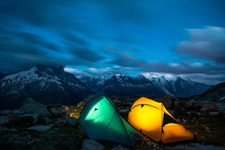 simsearch:879-09034075,k - Illuminated tents camping with Mont Blanc massif on background,Close to Lac Blanc, Chamonix, France, French Photographie de stock - Rights-Managed, Code: 879-09190640