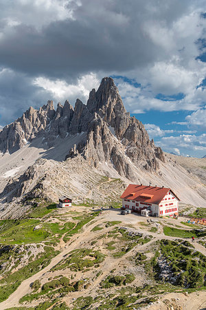 paternkofel - Sesto / Sexten, province of Bolzano, Dolomites, South Tyrol, Italy. The Mount Paterno and the refuge Locatelli Stock Photo - Rights-Managed, Code: 879-09190768