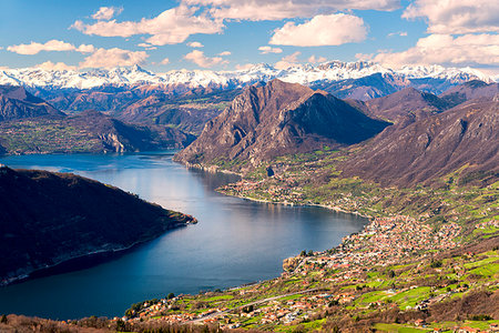 Iseo lake in spring season, Lombardy district, Brescia province, Italy. Photographie de stock - Rights-Managed, Code: 879-09190937