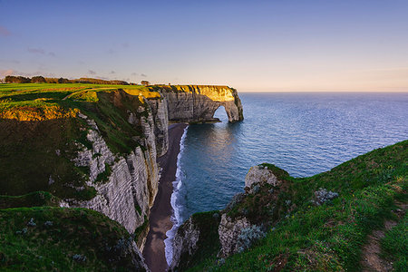 etretat - Arch in Etretat at sunrise ,Normandy,France. Photographie de stock - Rights-Managed, Code: 879-09190971