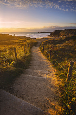 Port Bara, Brittany, France. The wild coast of Quiberon peninsula. Photographie de stock - Rights-Managed, Code: 879-09190998