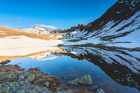 stelvio - Alpine lake in Vallecamonica, Brescia province, Lombardy district, Italy. Foto de stock - Con derechos protegidos, Código: 879-09191067