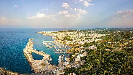salento - Port of Santa Maria di Leuca aerial view, Lecce province, Apulia, Salento, Italy, Europe. Fotografie stock - Rights-Managed, Codice: 879-09191087