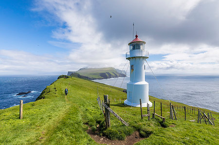 promontorio - Lighthouse on islet known as Mykines Holmur, Mykines island, Faroe Islands, Denmark Foto de stock - Con derechos protegidos, Código: 879-09191231