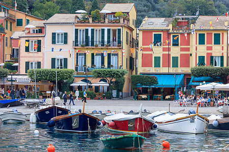 simsearch:862-06825975,k - Tourists at the harbor,Portofino, province of Genoa, Liguria, Italy Stock Photo - Rights-Managed, Code: 879-09191241