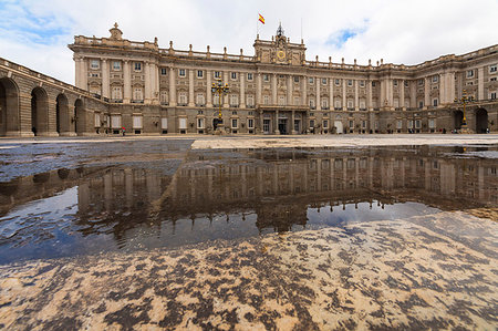 simsearch:400-04985295,k - Royal Palace of Madrid (Palacio Real de Madrid), Plaza de la Armeria, Spain Fotografie stock - Rights-Managed, Codice: 879-09191415