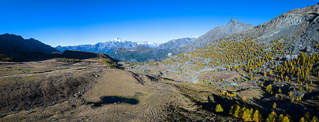 simsearch:879-09189896,k - Panoramic aerial view of Lakes of Campagneda and Monte Disgrazia, Valmalenco, Valtellina, Sondrio province, Lombardy, Italy Foto de stock - Con derechos protegidos, Código: 879-09191449