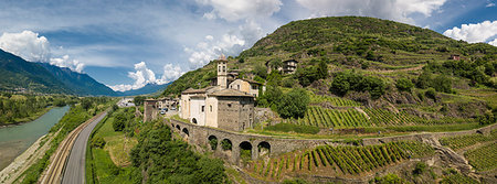 simsearch:649-08969012,k - Aerial view of Torre della Sassella and vineyards, Sondrio province, Lombardy, Italy Foto de stock - Direito Controlado, Número: 879-09191443