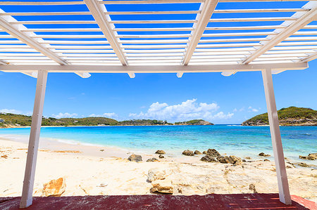 quiet sea - Wood gazebo on sand beach, Exchange Bay, Antigua, Antigua and Barbuda, Caribbean, Leeward Islands, West Indies Foto de stock - Con derechos protegidos, Código: 879-09191492