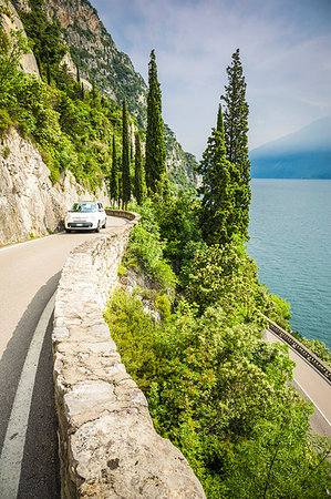 simsearch:879-09191749,k - Scenic road SS45 on the west coast of GArda Lake near Tremosine. Brescia Province, Lombardia, Italy Photographie de stock - Rights-Managed, Code: 879-09191737