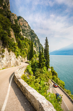 simsearch:879-09191749,k - Scenic road SS45 on the west coast of GArda Lake near Tremosine. Brescia Province, Lombardia, Italy Photographie de stock - Rights-Managed, Code: 879-09191742