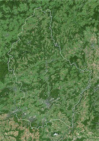 simsearch:872-06053446,k - Luxembourg, True Colour Satellite Image With Border. Luxembourg. True colour satellite image of the Grand Duchy of Luxembourg with border. North is at top. Luxembourg City, Luxembourg's capital city, is at lower centre. Luxembourg is bordered by Germany to the east, France to the south and Belgium to the north and west. This image was taken on 11 September 2000, by the LANDSAT 7 satellite. Foto de stock - Con derechos protegidos, Código: 872-06054036